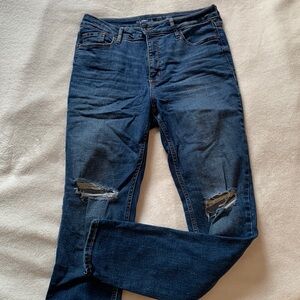 Old navy blue jeans size 8 long distressed high waited